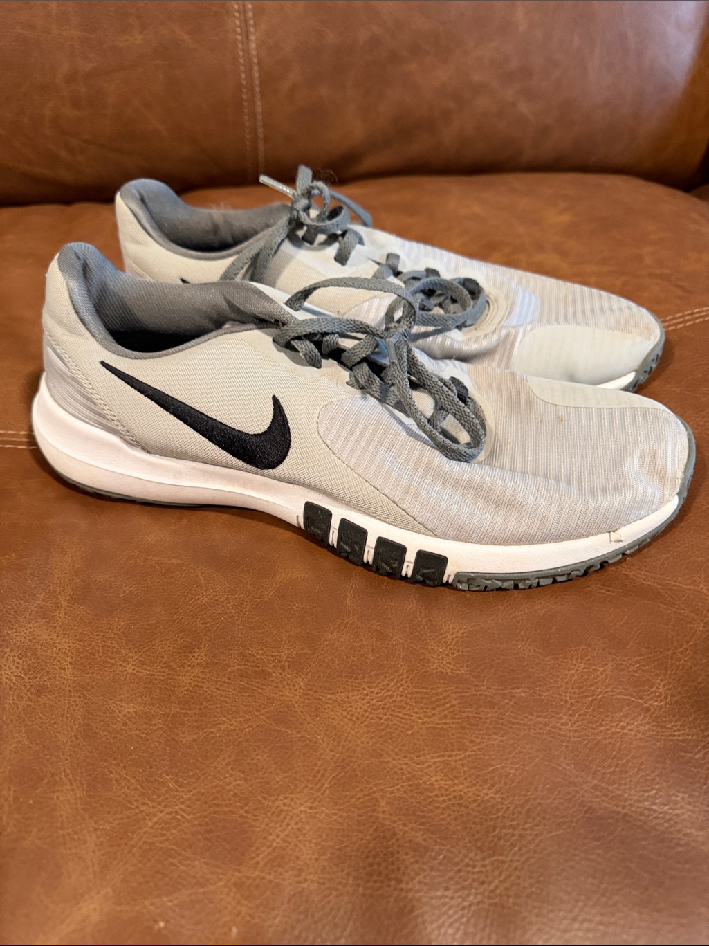 Nike Men’s Light Gray And Black Athletic Training Shoes